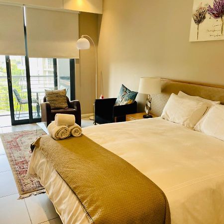 Menlyn Maine Trilogy Hotel Pretoria Exterior photo